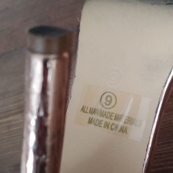 Sandals - Picture 6 of 8